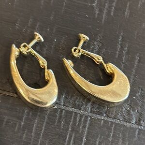 Vintage Screw Back Clip On Earrings Gold Tone Hoop Chunky